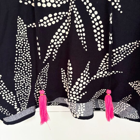 THML NWOT navy and cream blouse with embroidered flowers Size Small - Picture 4 of 5